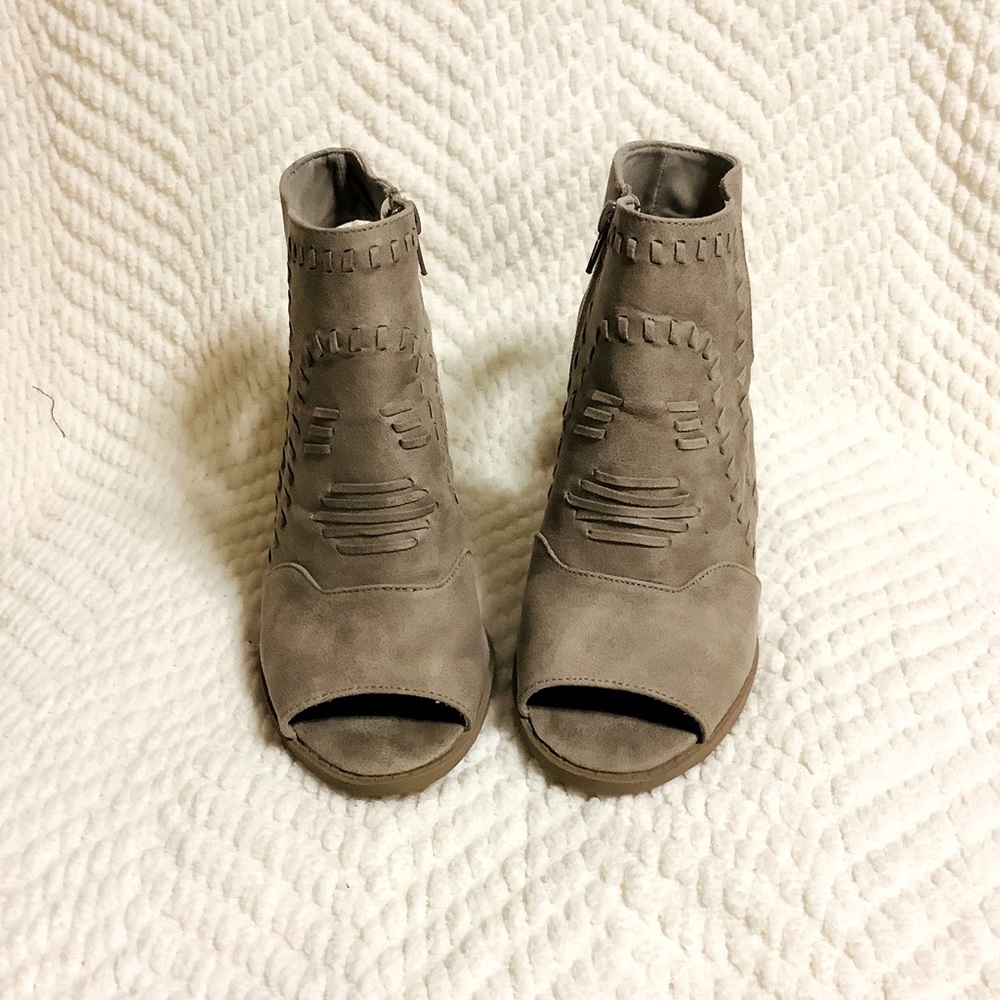 🌵Cut-out Peep Toe Chunk Heel - Picture 6 of 8